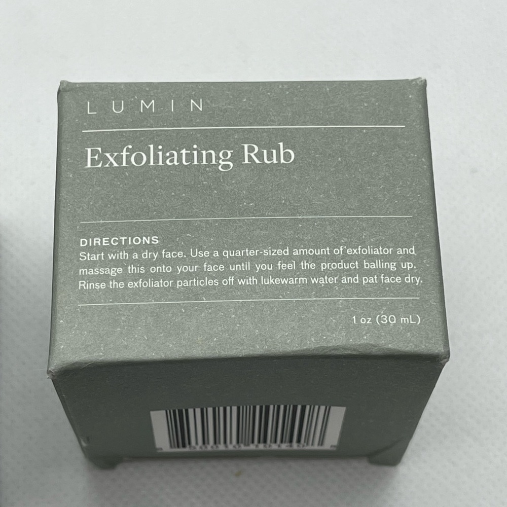 Lumin Charcoal Cleanser & Exfoliating Rub - Picture 5 of 5